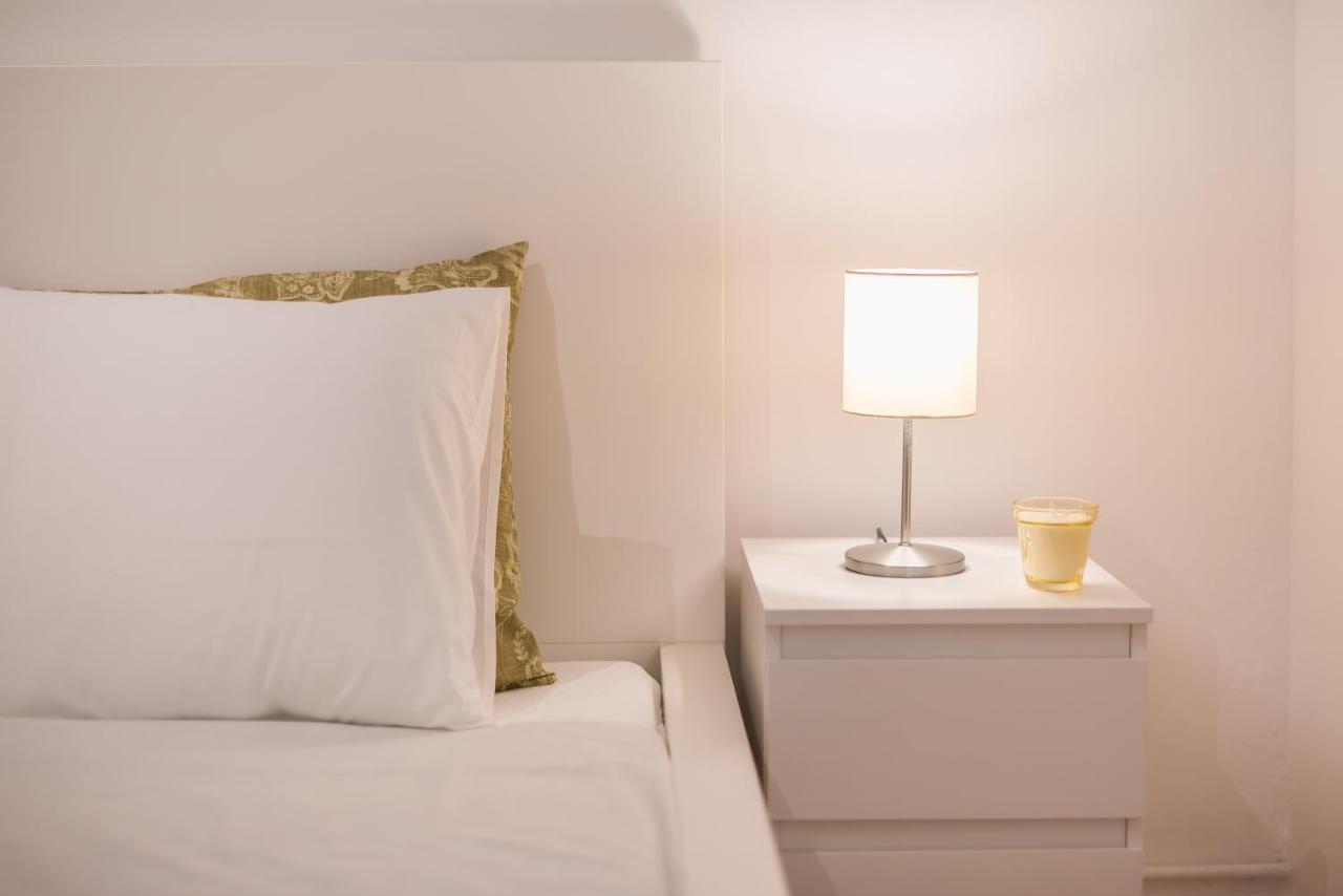 Apartment At Megaro Mousikis St Semi Basement 1Bed 2 Pers Athens Ngoại thất bức ảnh