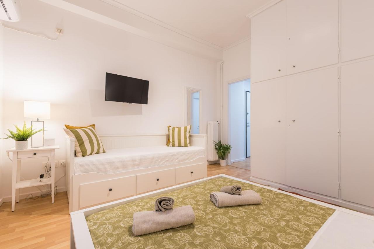 Apartment At Megaro Mousikis St Semi Basement 1Bed 2 Pers Athens Ngoại thất bức ảnh