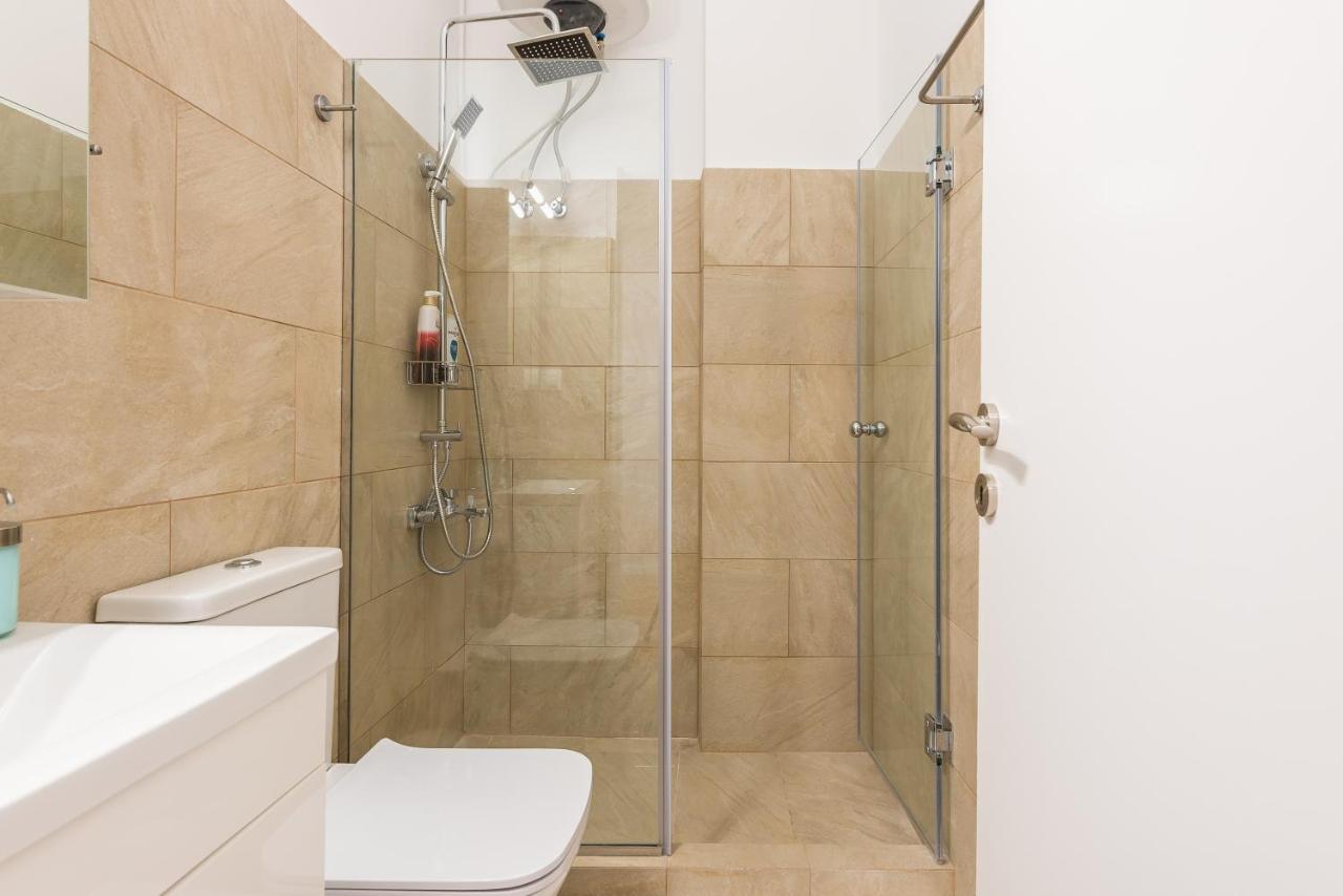 Apartment At Megaro Mousikis St Semi Basement 1Bed 2 Pers Athens Ngoại thất bức ảnh